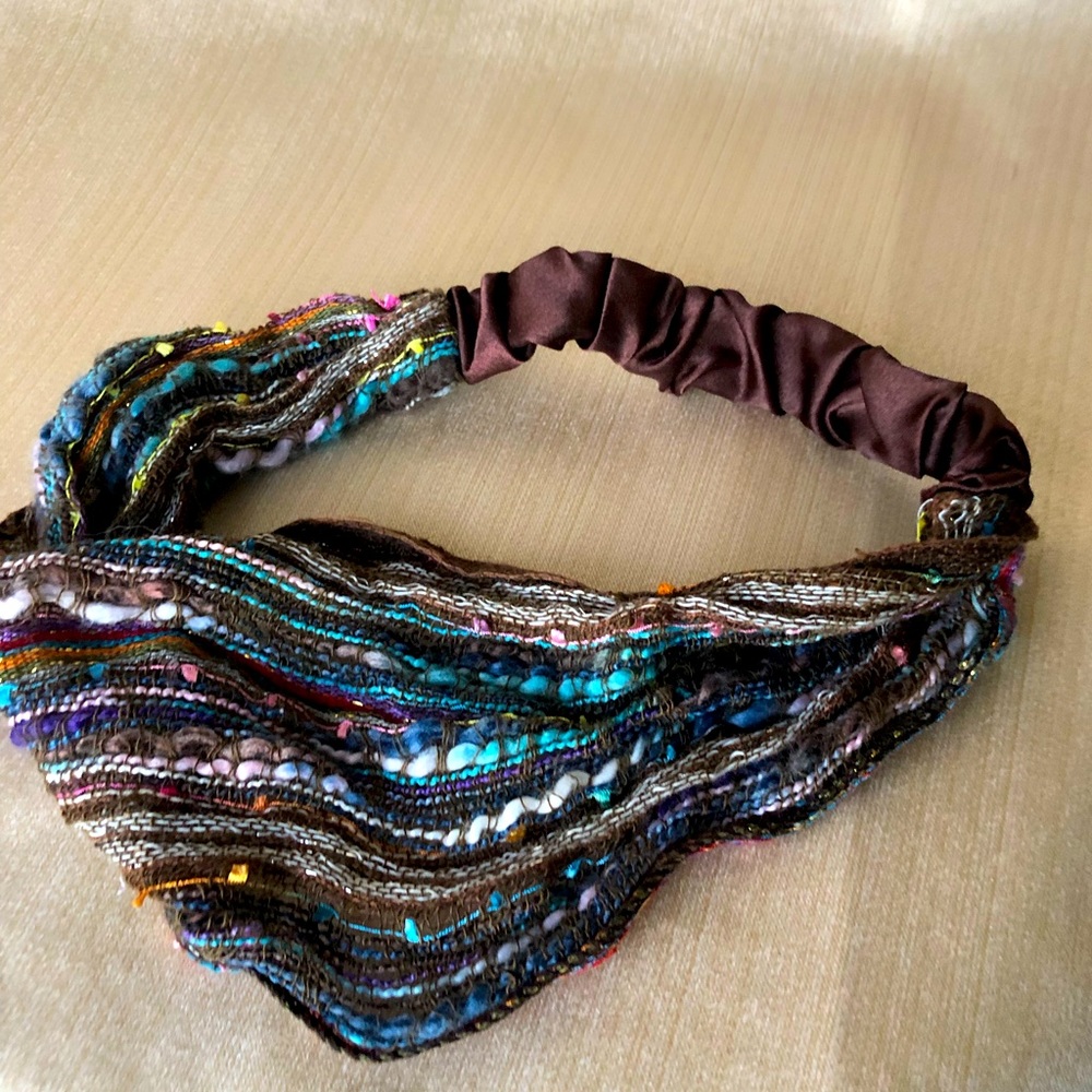 - Headband